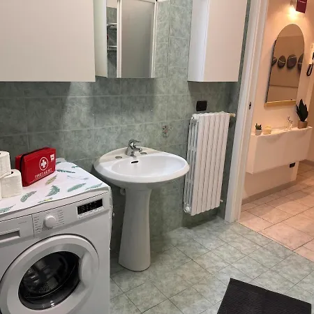 Apartman In Bottega 1 *
